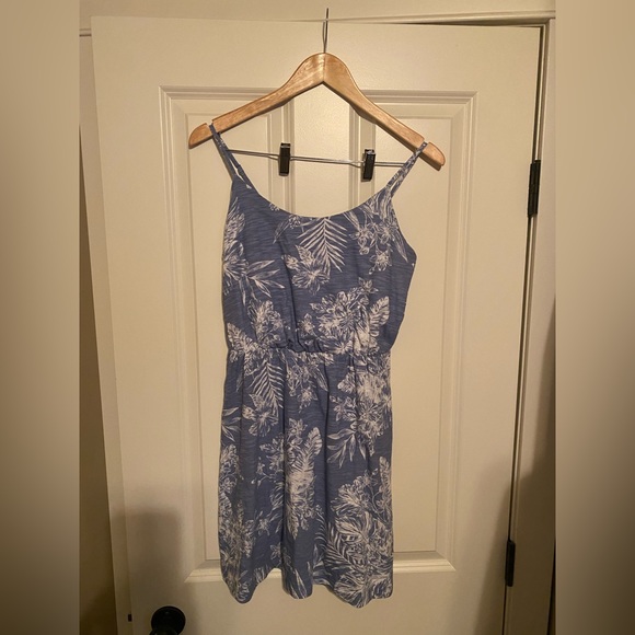 Old Navy spaghetti strap dress with elastic waist. - Picture 2 of 8